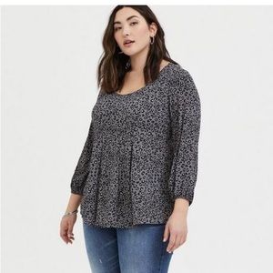 Torrid Grey Leopard Crinkle Gauze Pleated Fit Flare Blouse, Size 28 (5) - EUC